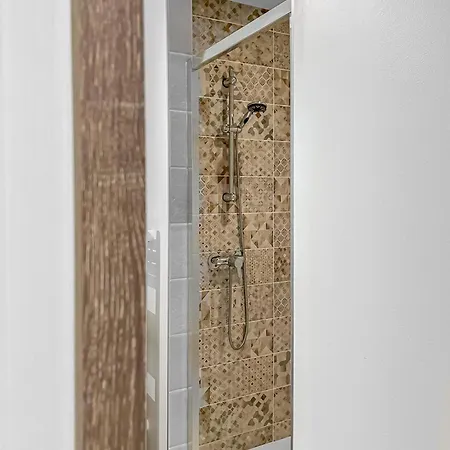 فيلة De Marko Et Mag A Oudon