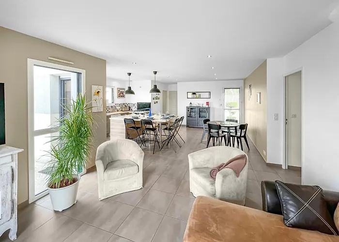 De Marko Et Mag A Villa Oudon